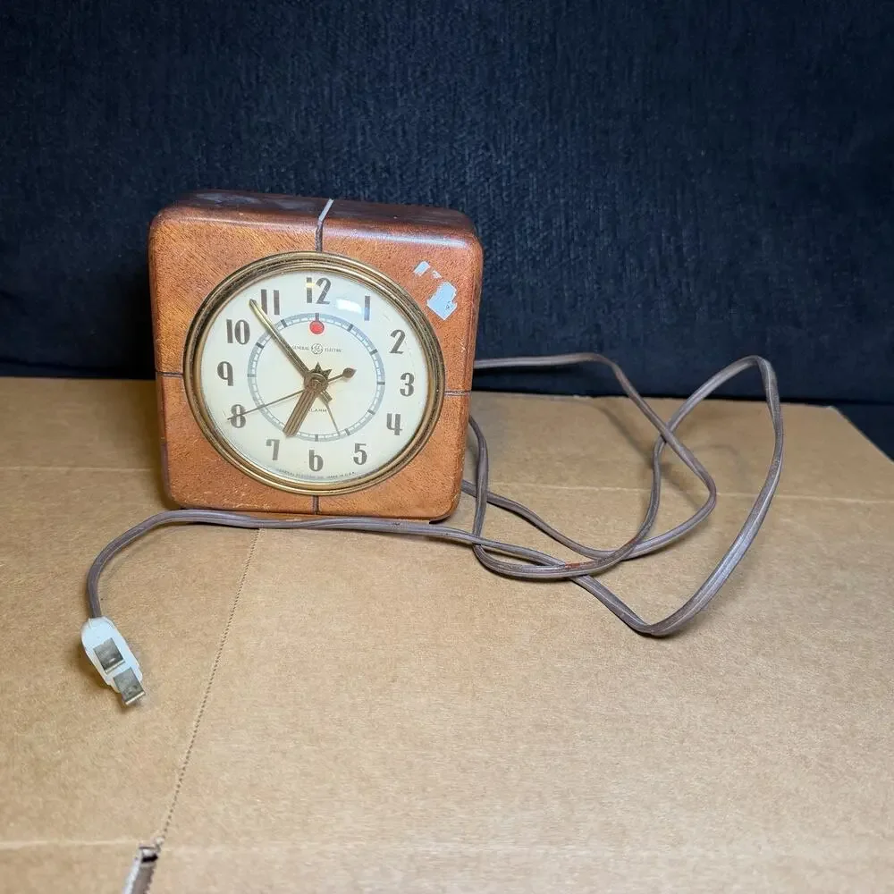 1947 General Electric Wood Alarm Clock 7H140 Square Clock & Alarm Tested